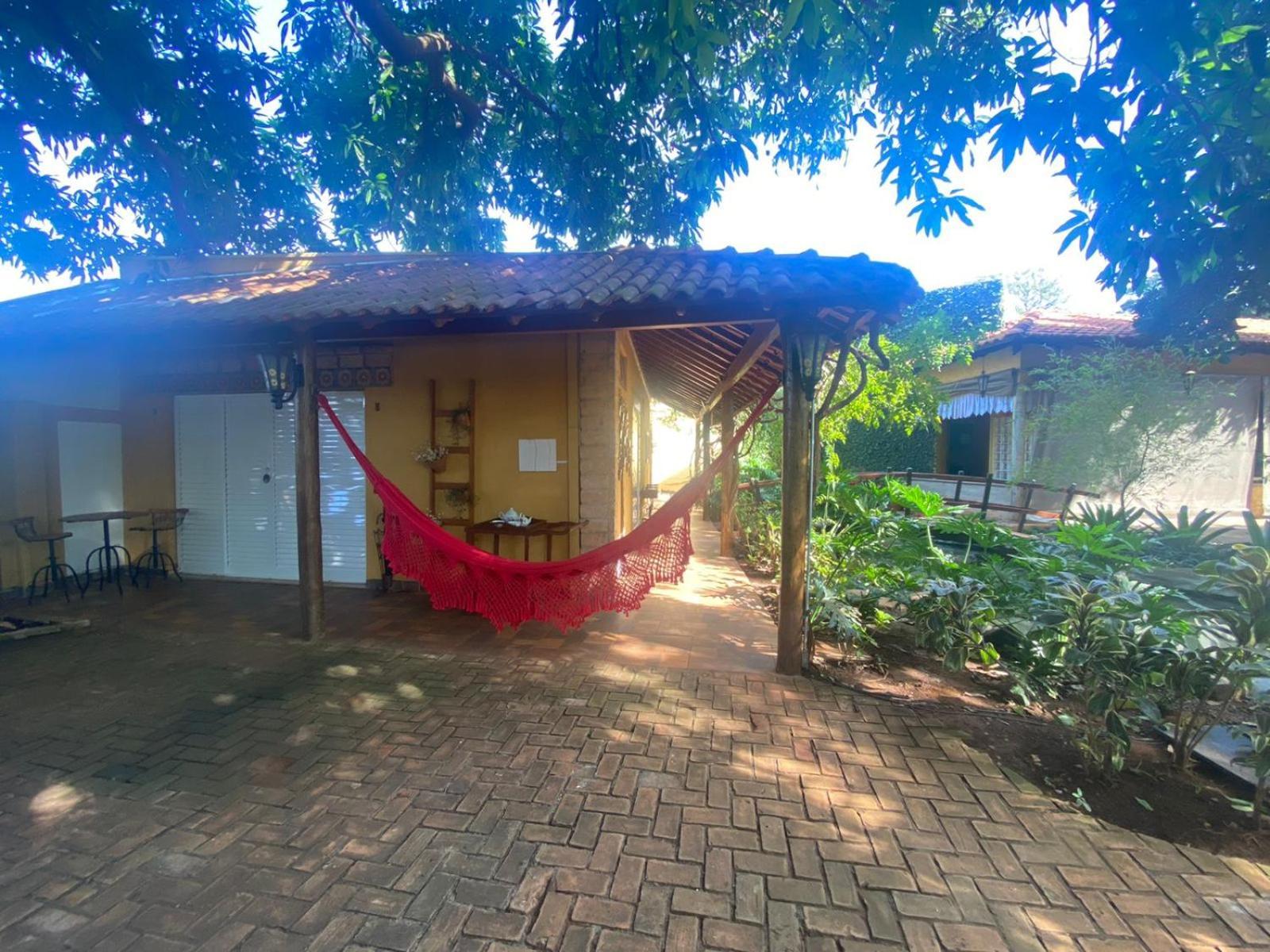 Hotel Pousada Chale Das Flores Sertaozinho Exterior photo